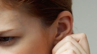 Itchy Ears Perimenopause: Causes & Relief